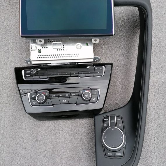 BMW X1 F48 Navigatie+interfata